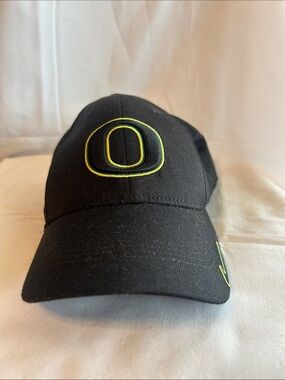 Nike Black Hat with Neon Yellow Oregon O Logo